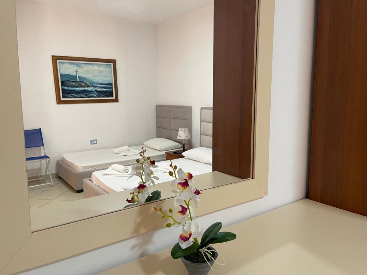 Hotel Veizi Himare Exterior photo