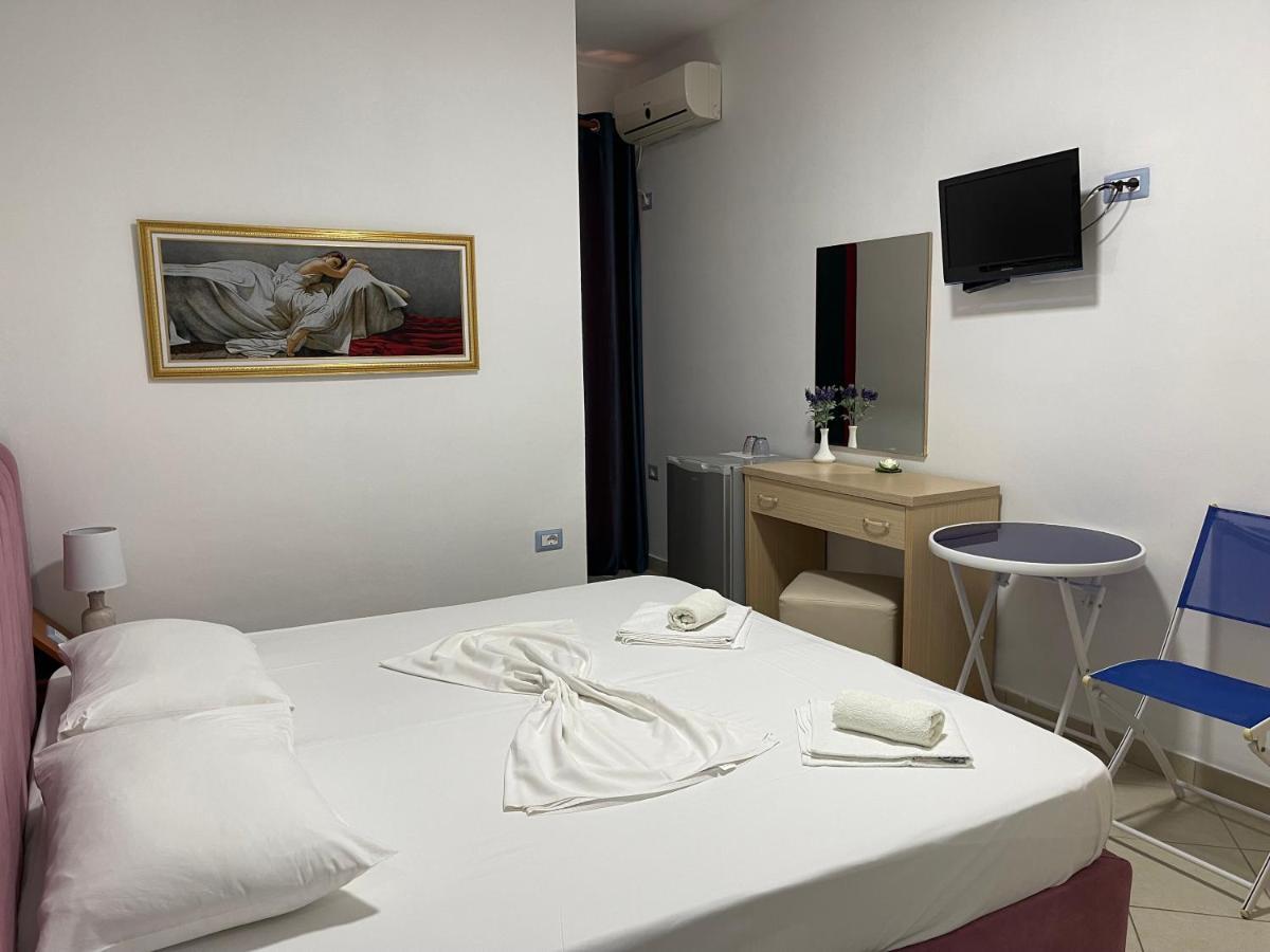 Hotel Veizi Himare Exterior photo