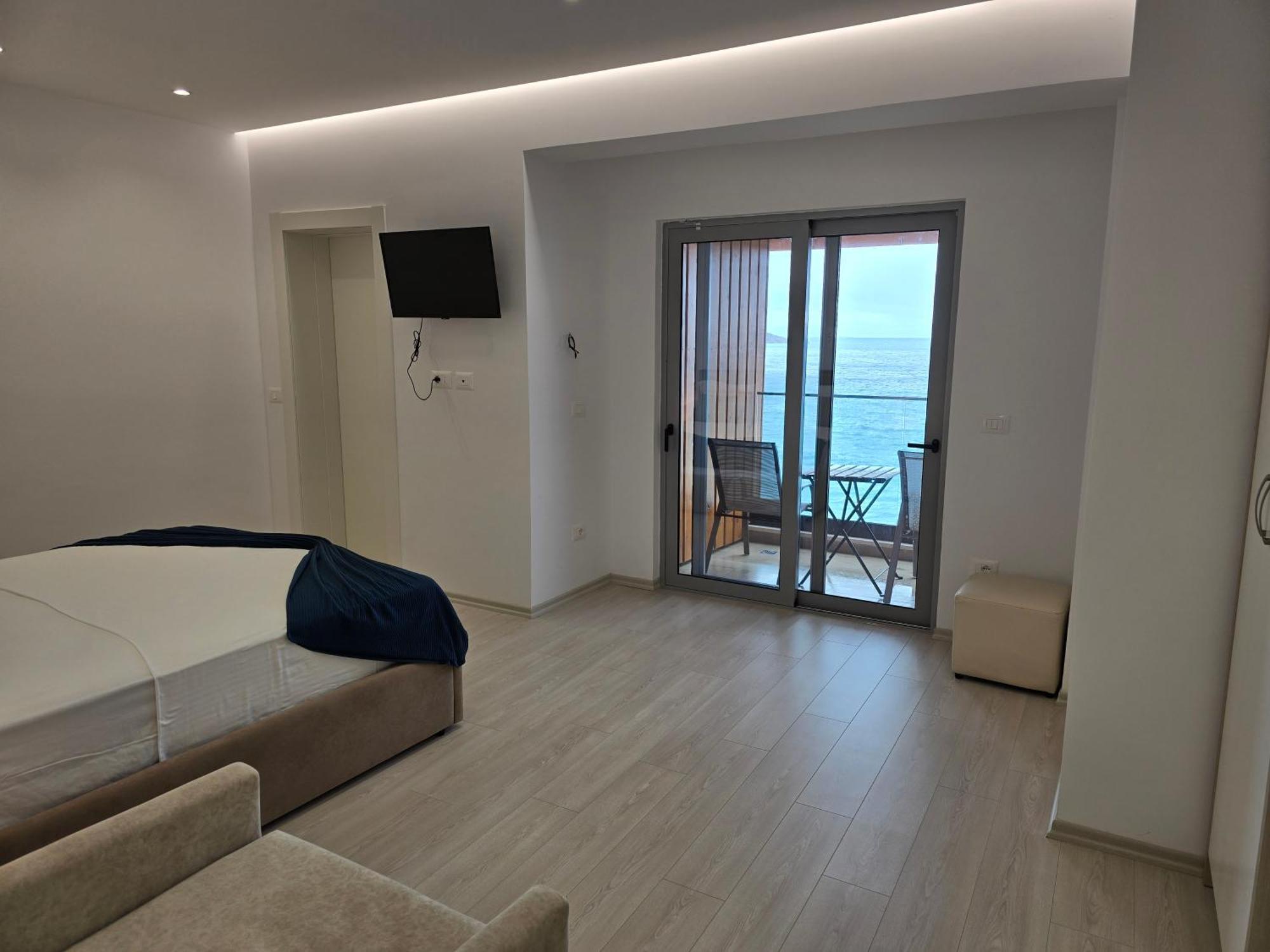 Hotel Veizi Himare Exterior photo